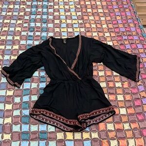 Forever 21 Size Small Long Sleeve Romper/Jumpsuit